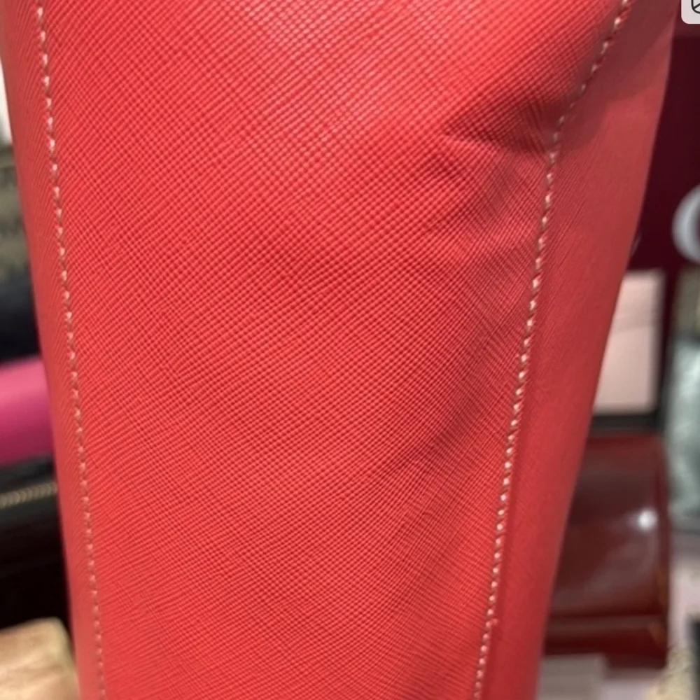 Initials, Inc Coral Barrel Bag NWOT - Picture 4 of 11